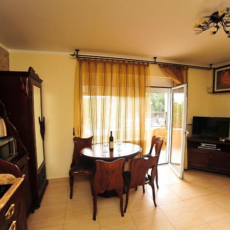 Villa Dolphin Apartments Petrovac Quarto foto