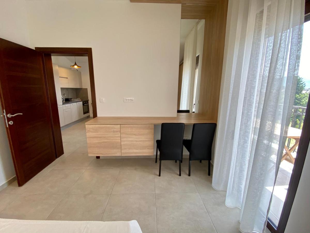Villa Dolphin Apartments Petrovac Exterior foto