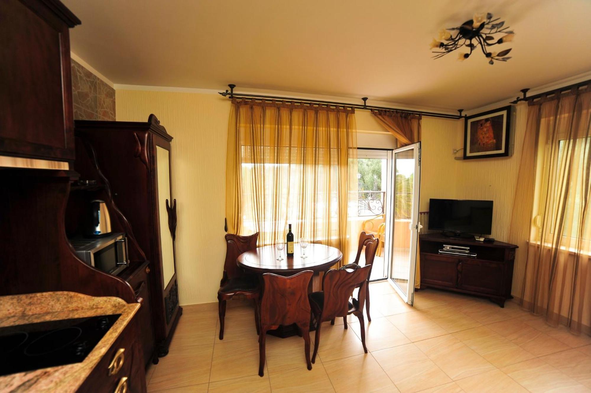 Villa Dolphin Apartments Petrovac Quarto foto