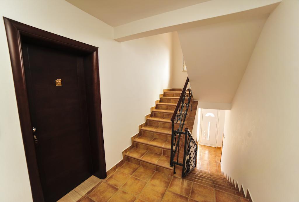Villa Dolphin Apartments Petrovac Exterior foto
