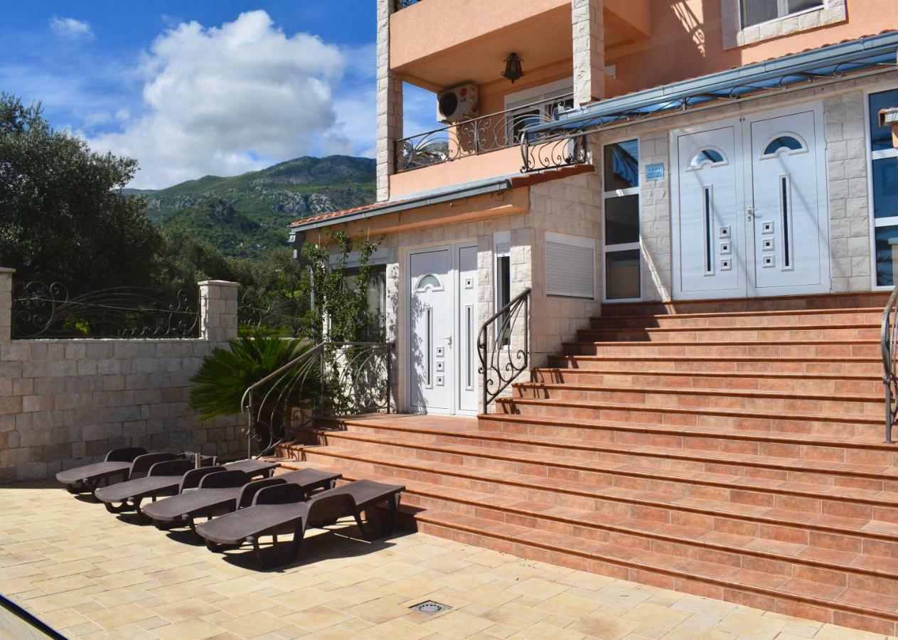 Villa Dolphin Apartments Petrovac Exterior foto