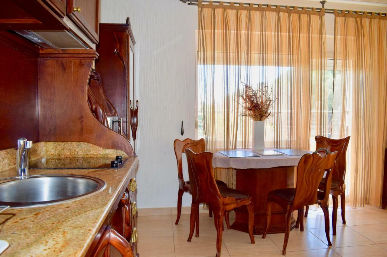Villa Dolphin Apartments Petrovac Exterior foto